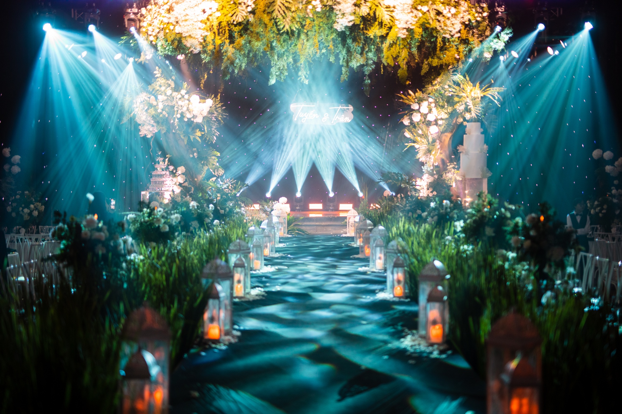 Khong gian tiec cuoi long lay o Thuan An, Binh Duong hinh anh