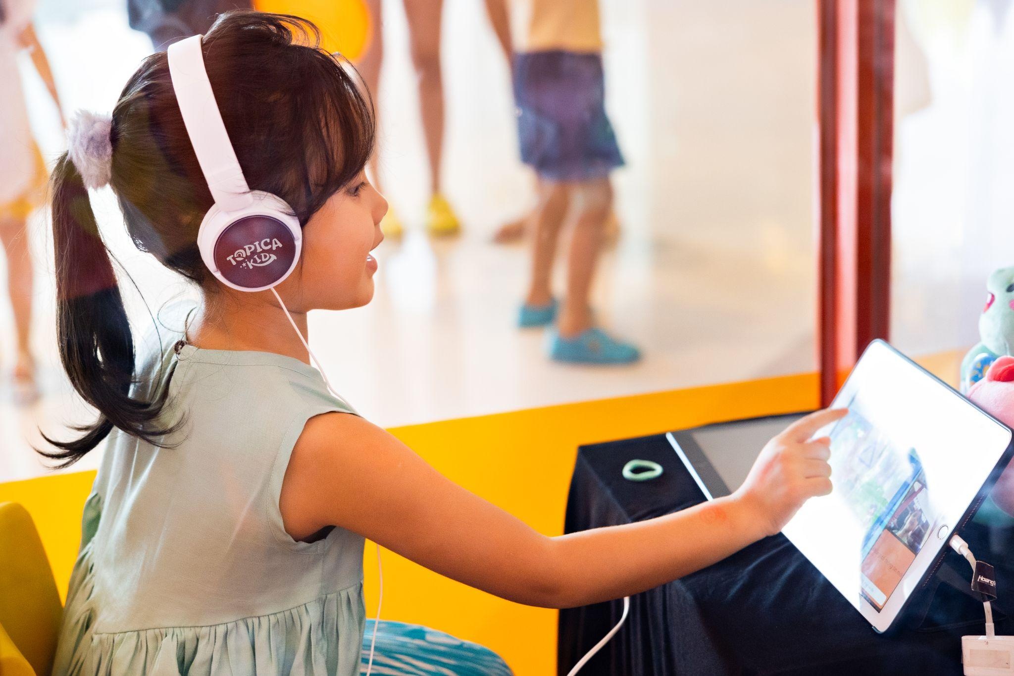 Nen chuan bi hanh trang tieng Anh cho con ra sao tu bac mam non? hinh anh