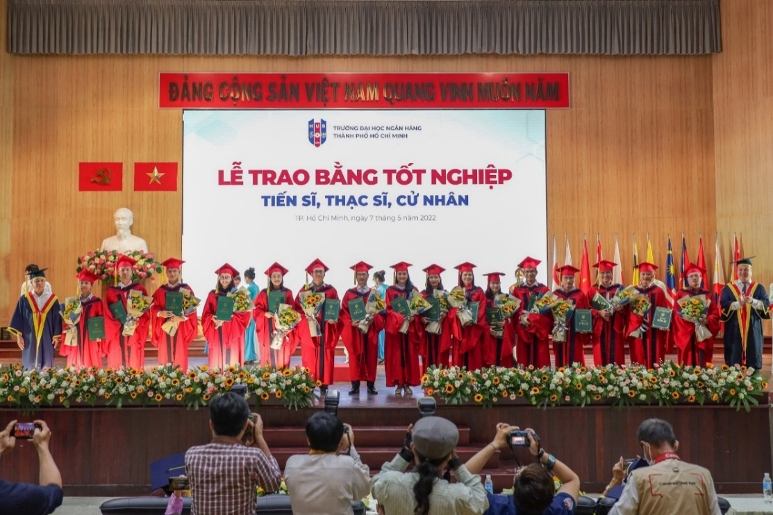 Tai chinh - ngan hang,   Luat kinh te anh 3