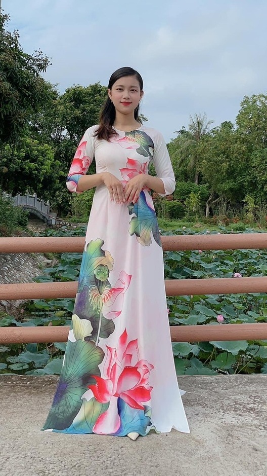 Ao dai Van Oanh anh 1