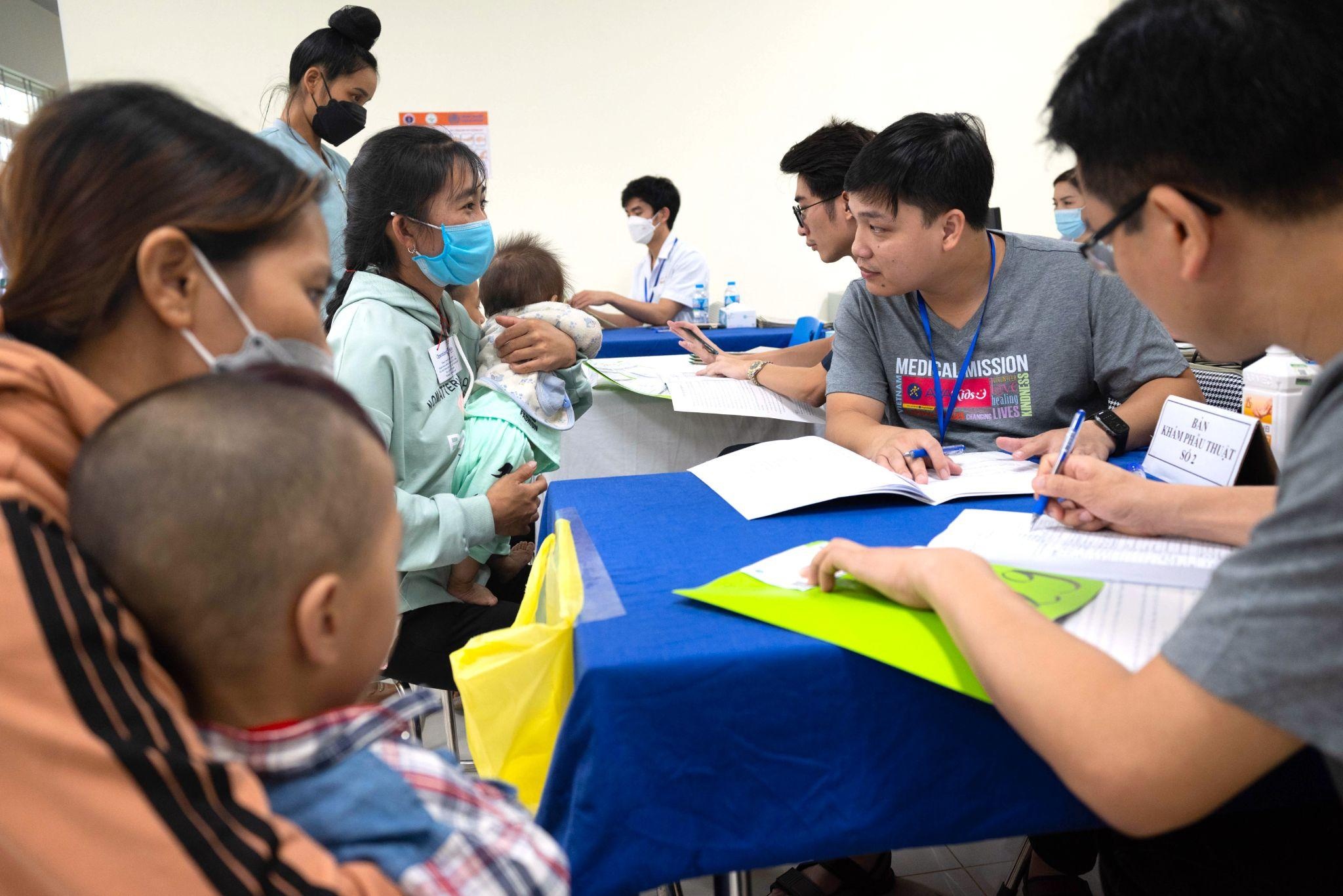 tìm lại nụ cười, Operation Smile Vietnam ảnh 4 tim lai nu cuoi, Operation Smile Vietnam anh 4