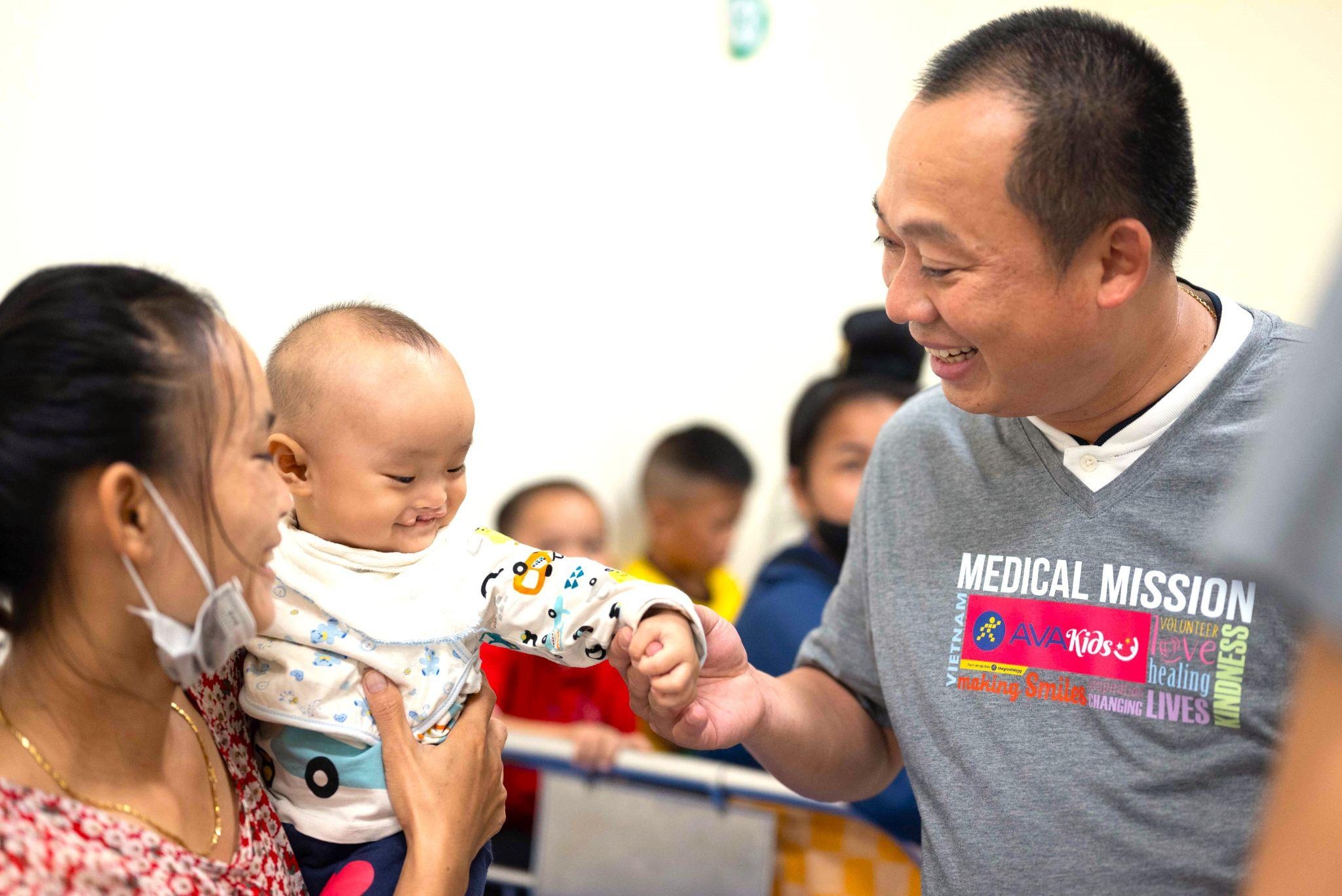 tìm lại nụ cười, Operation Smile Vietnam ảnh 8 tim lai nu cuoi, Operation Smile Vietnam anh 8