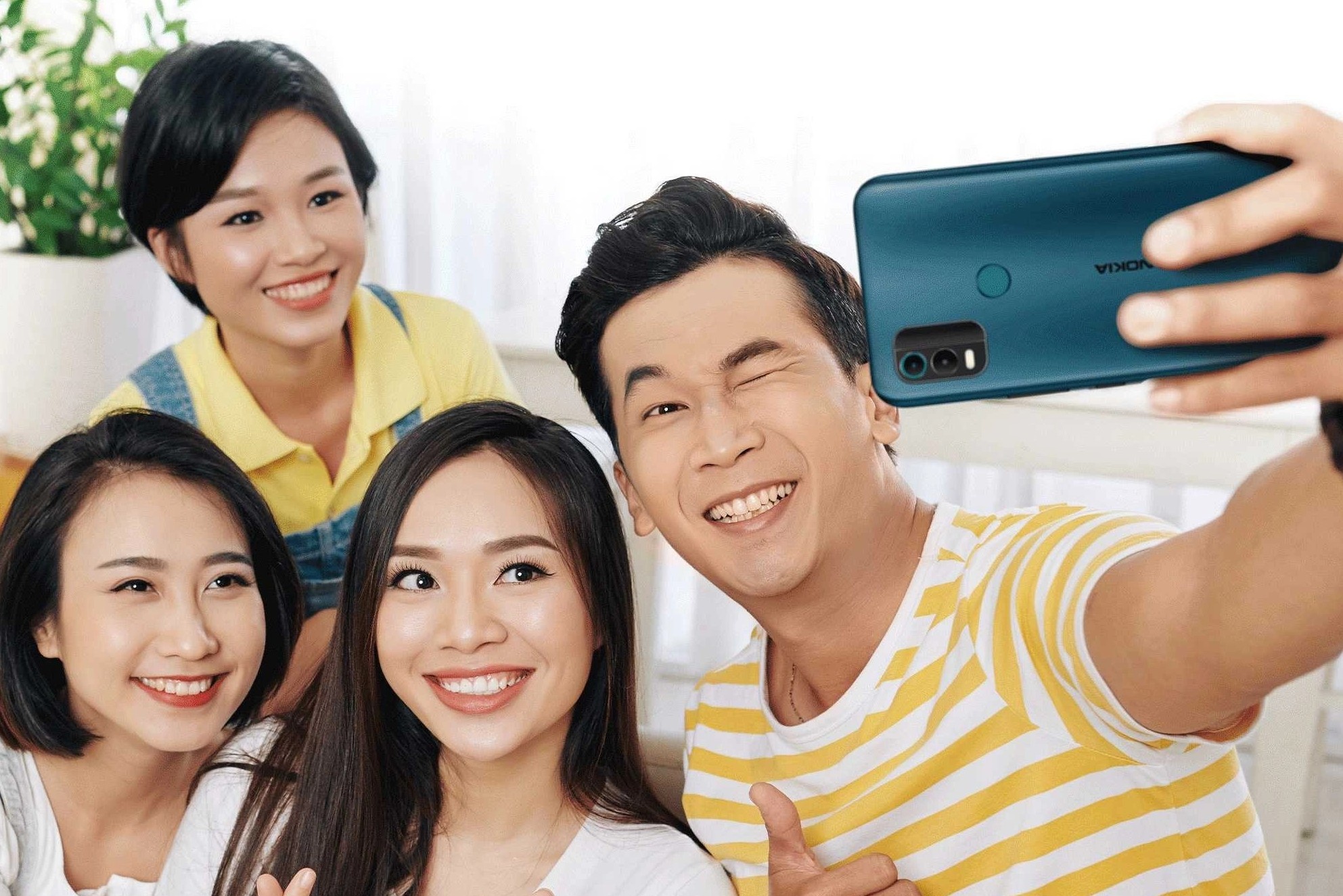 Nguoi tre can gi de bat tron co hoi o tuoi 20? hinh anh