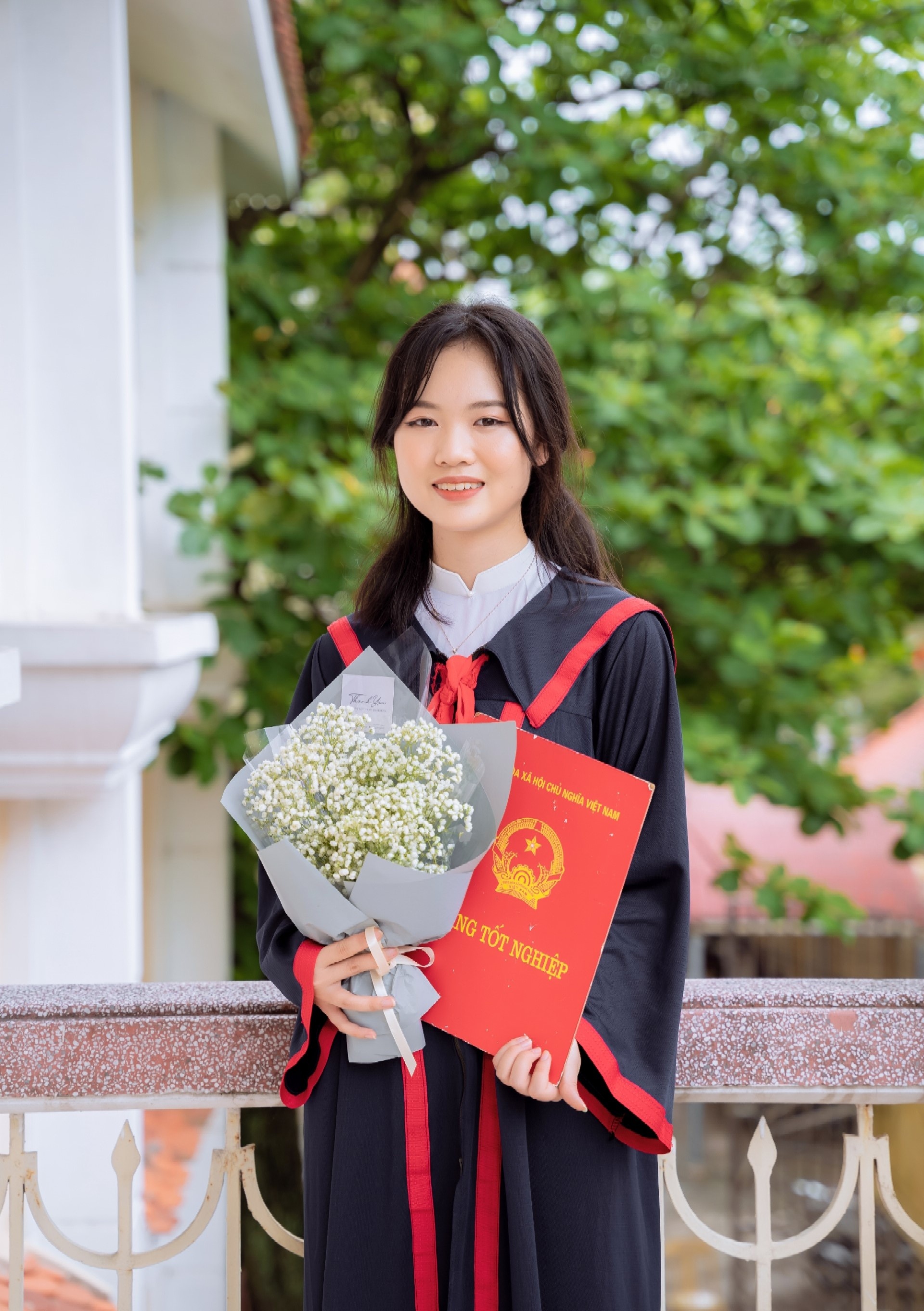 Do Thuy Chinh,  Kien Guru anh 1