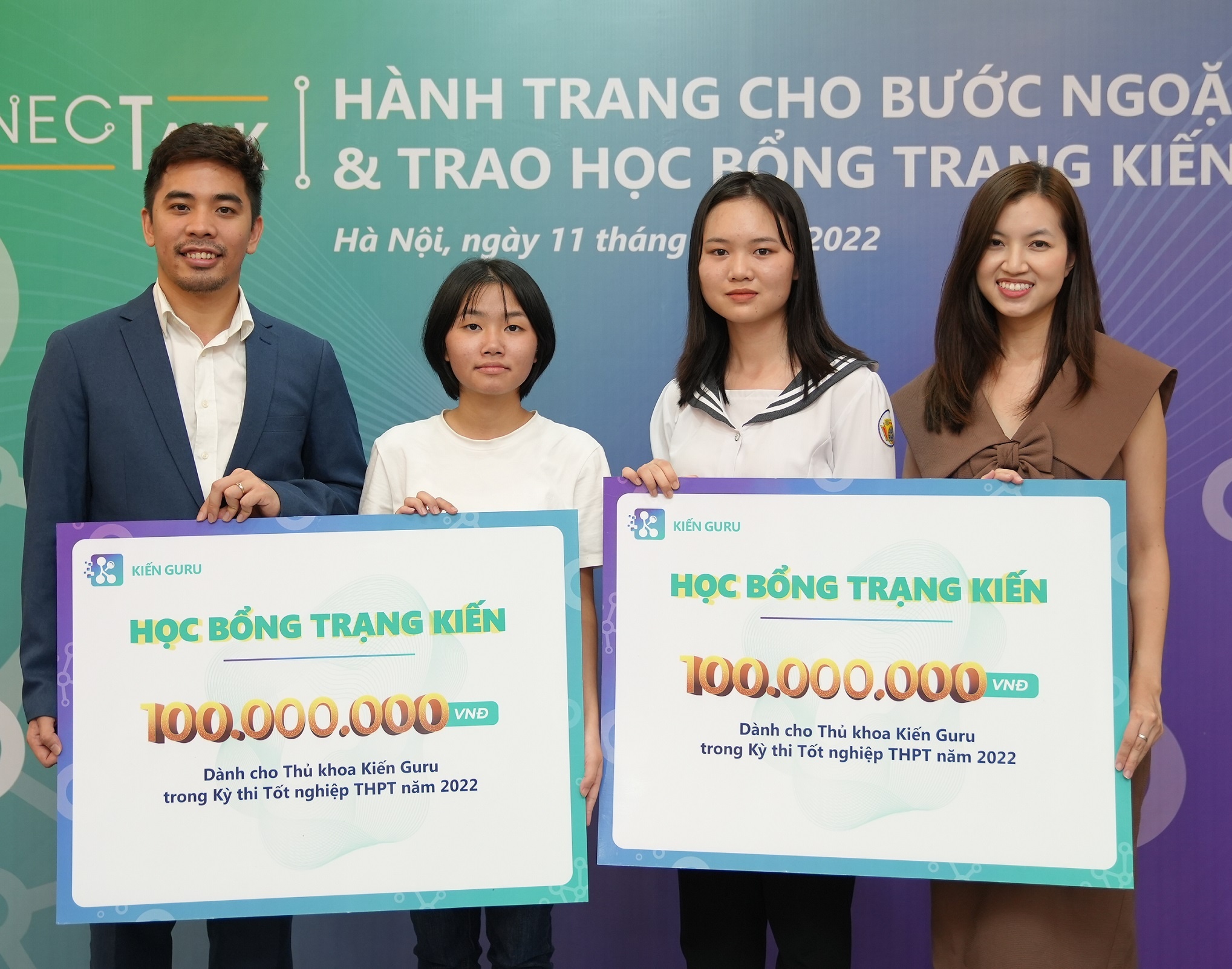 Nu sinh dat 56,15 diem thi THPT bat mi tro thu hoc tap hinh anh