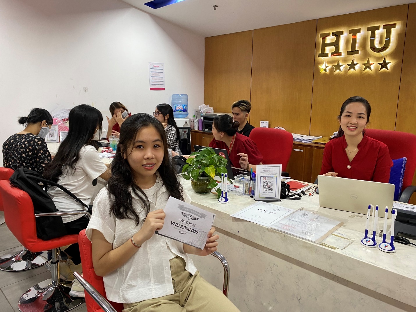 HIU,  hoc bong anh 3