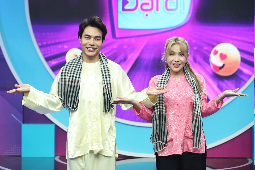 Kha Nhu hoi tuong thanh xuan khi lam MC 'Doan dai di' tren FPT Play hinh anh