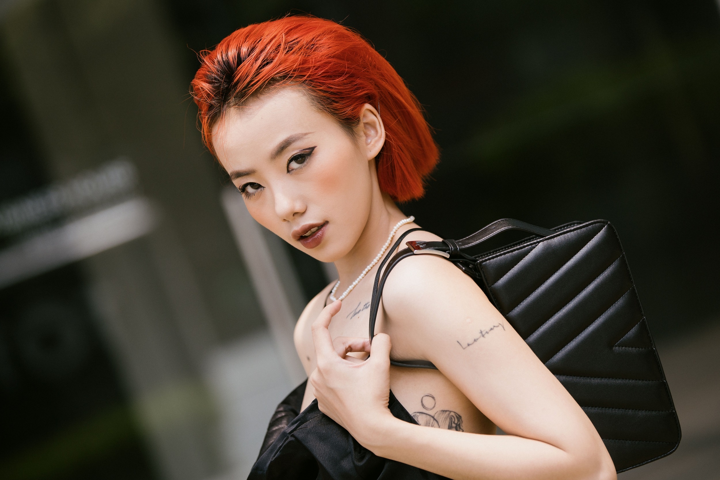 Bien hoa thanh fashionista voi loat item sale manh dip 10/10 hinh anh