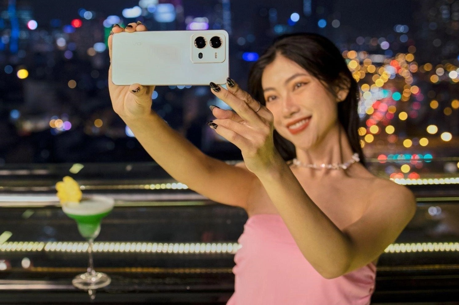 Vivo ra mat bo doi smartphone V25e va V25 5G hinh anh