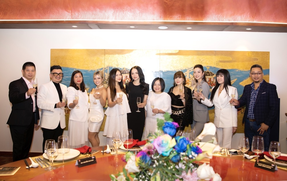 Emily Hong Nhung,  giao luu am thuc anh 1