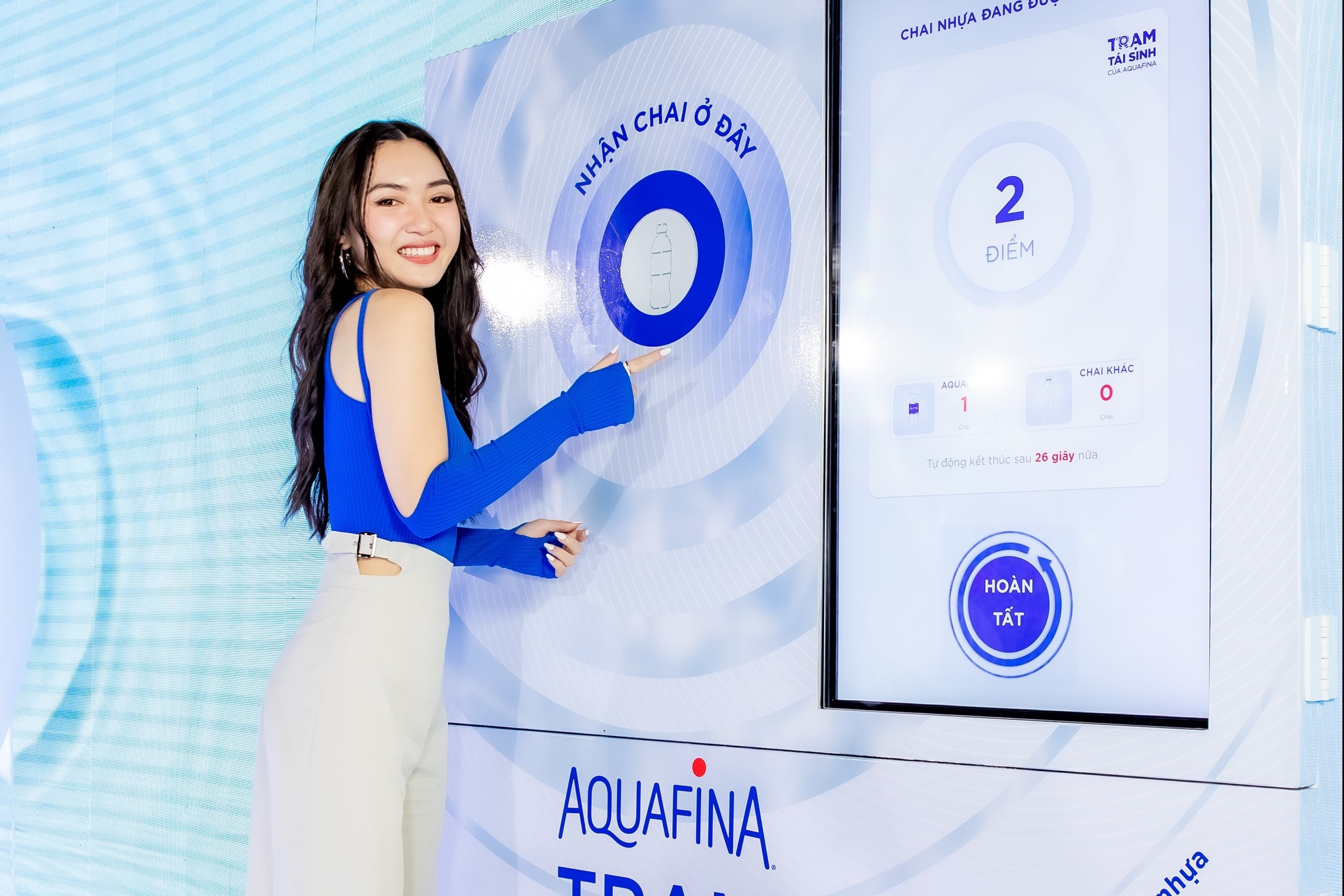 Aquafina trao vong doi moi cho hon 45.000 chai nhua hinh anh