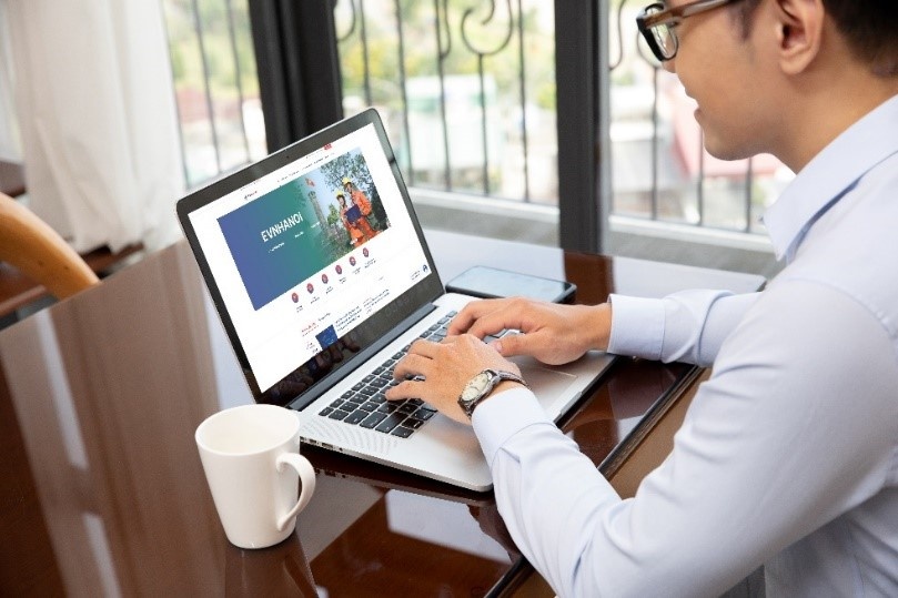 EVNHANOI ung dung cong nghe so vao kinh doanh va dich vu hinh anh