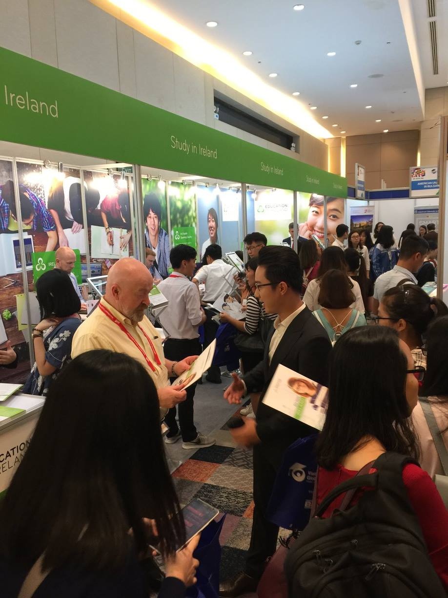 chon truong,  giao duc quoc te anh 3