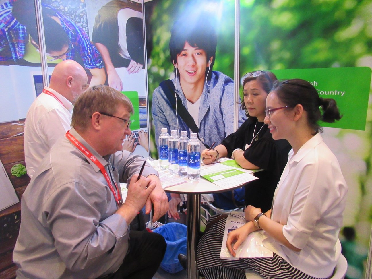 chon truong,  giao duc quoc te anh 2