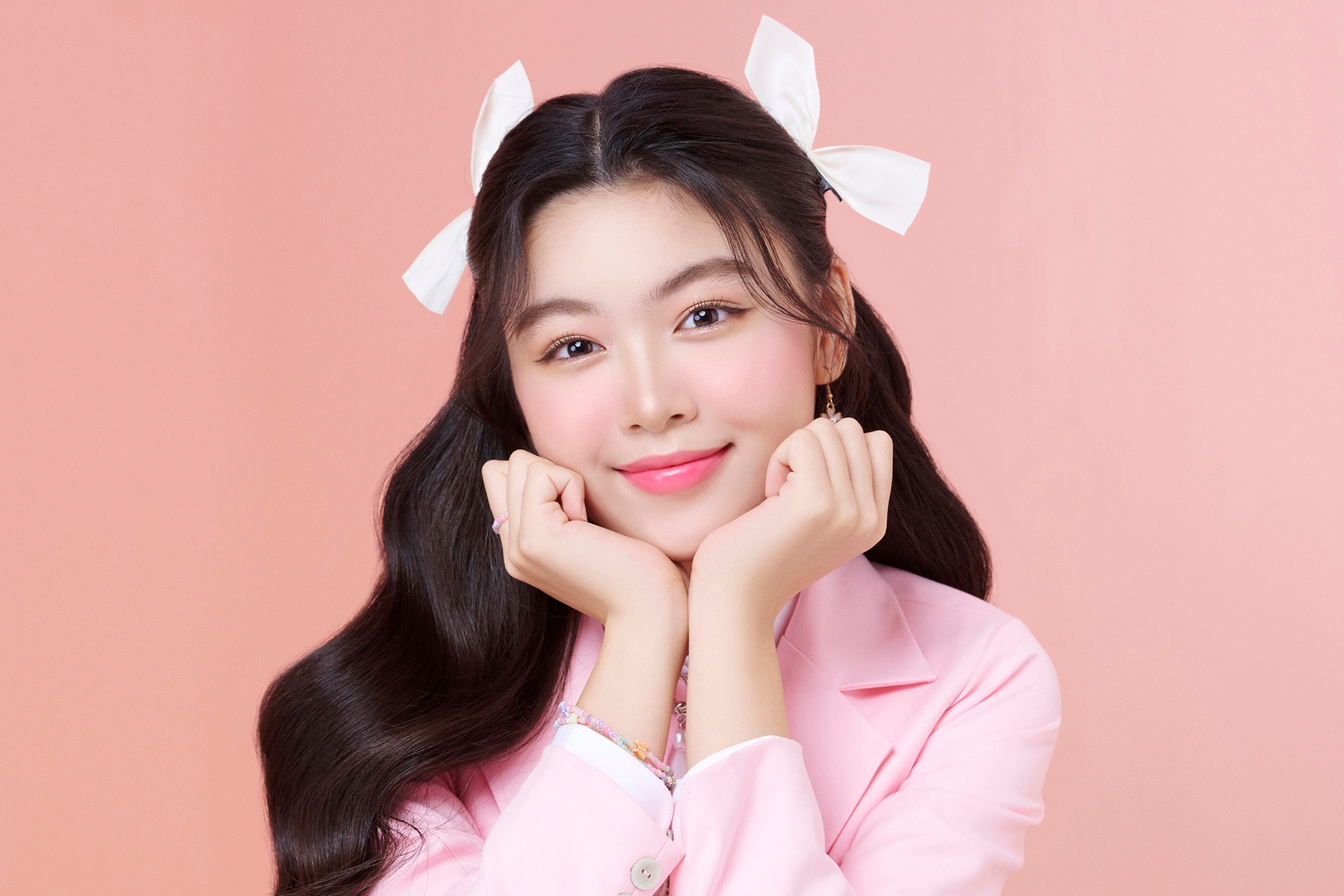 Con gai MC Quyen Linh dang yeu trong bo anh quang cao dau tien hinh anh