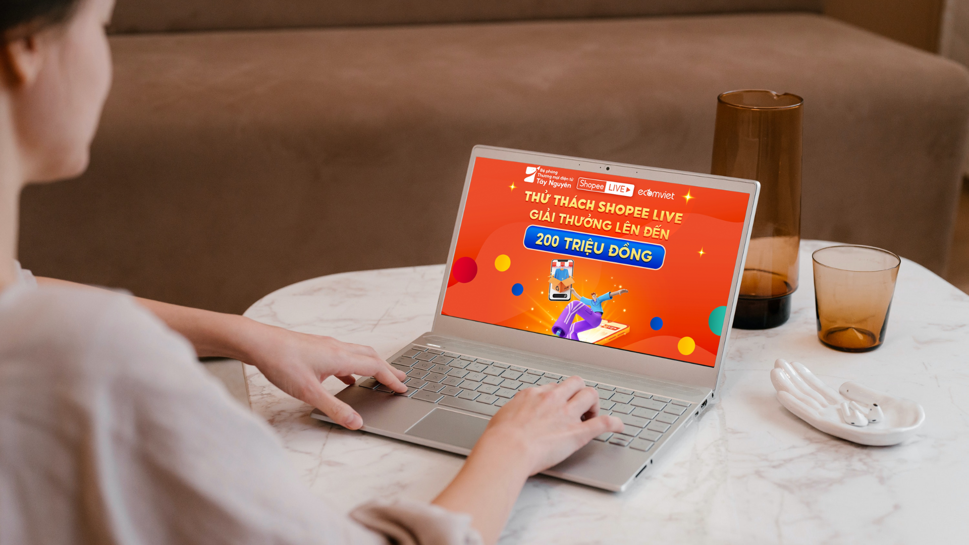 thuong mai dien tu,  Shopee anh 3