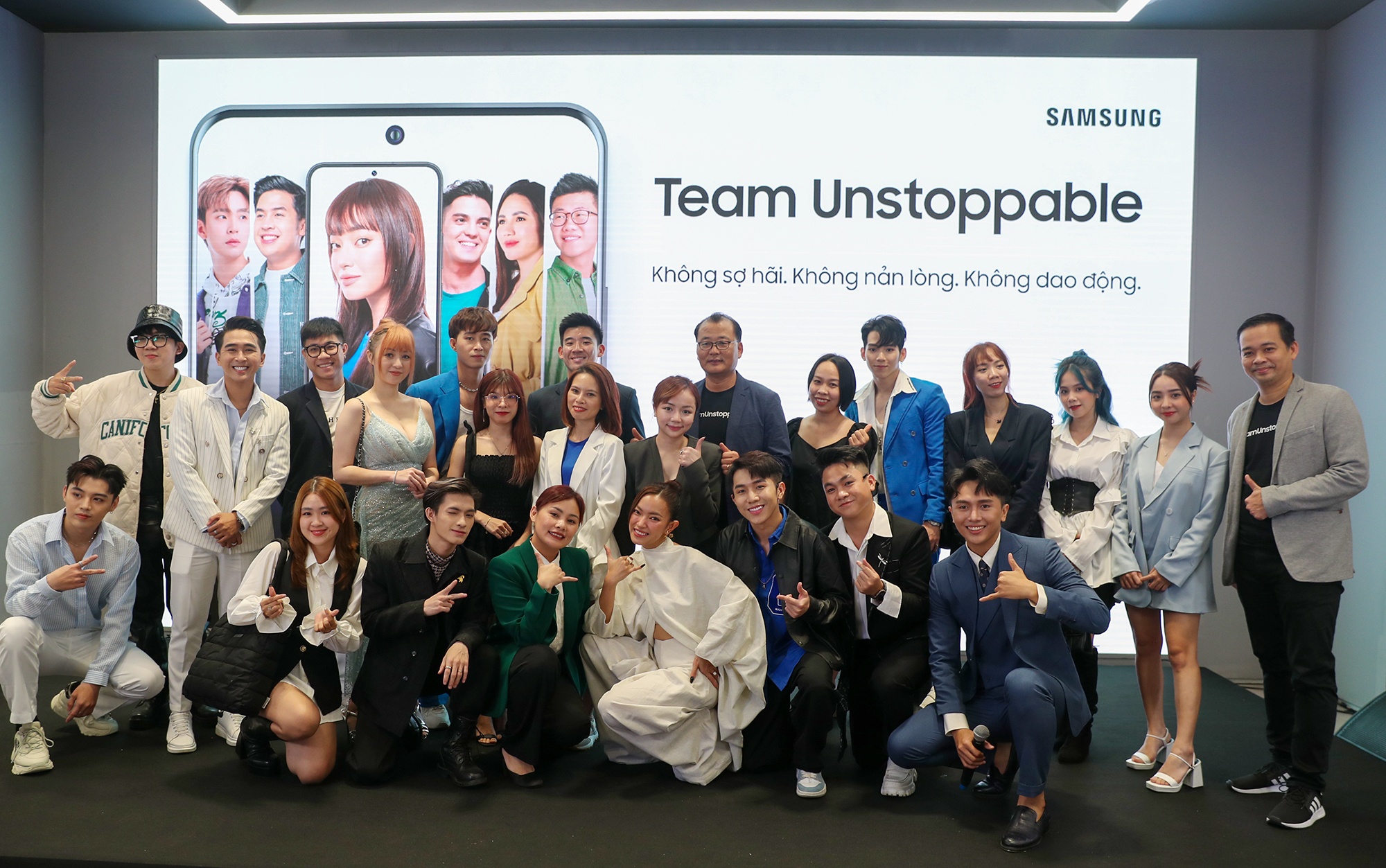 Team Unstoppable,  Samsung anh 11