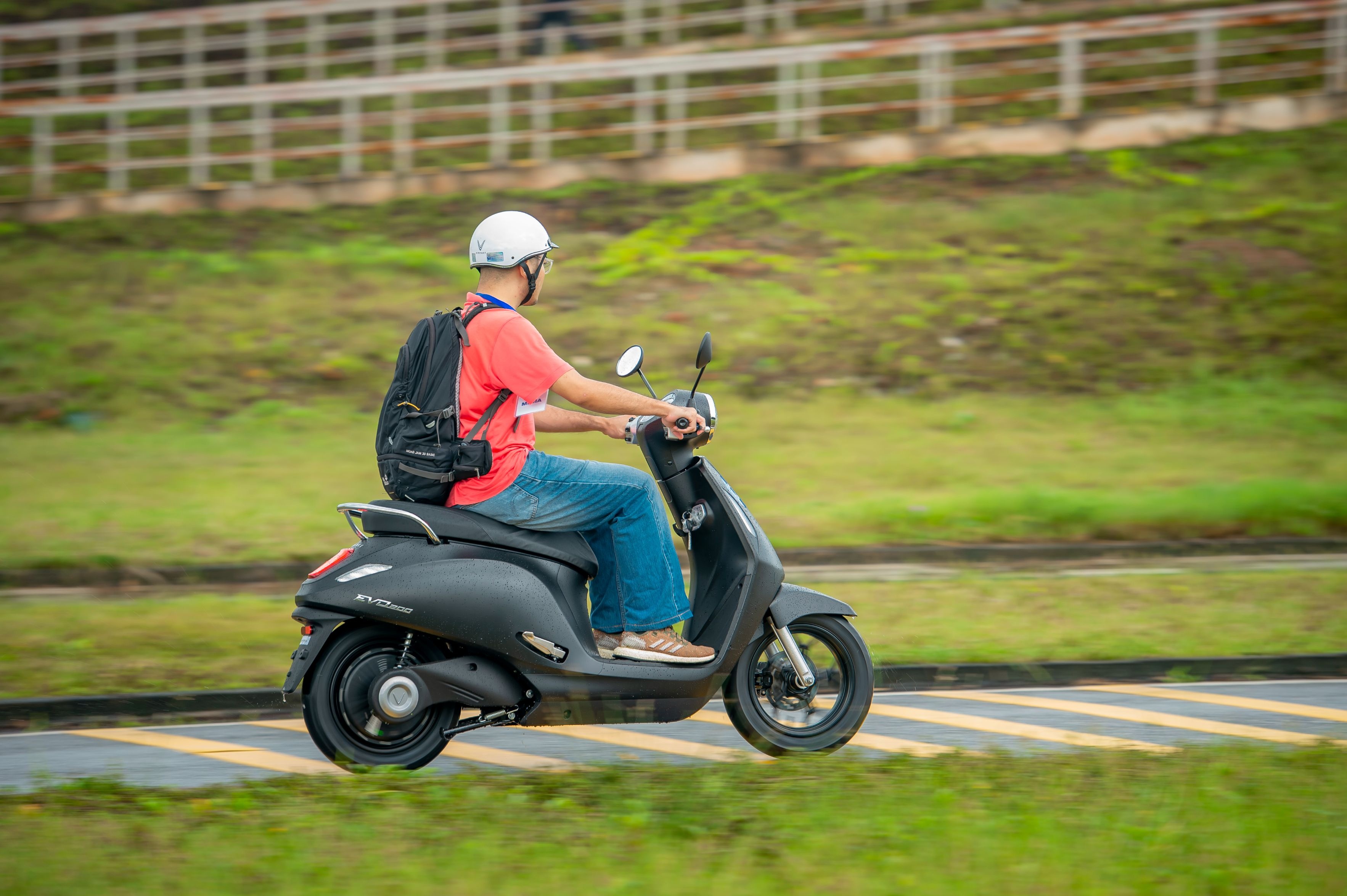 Xe may dien VinFast anh 2