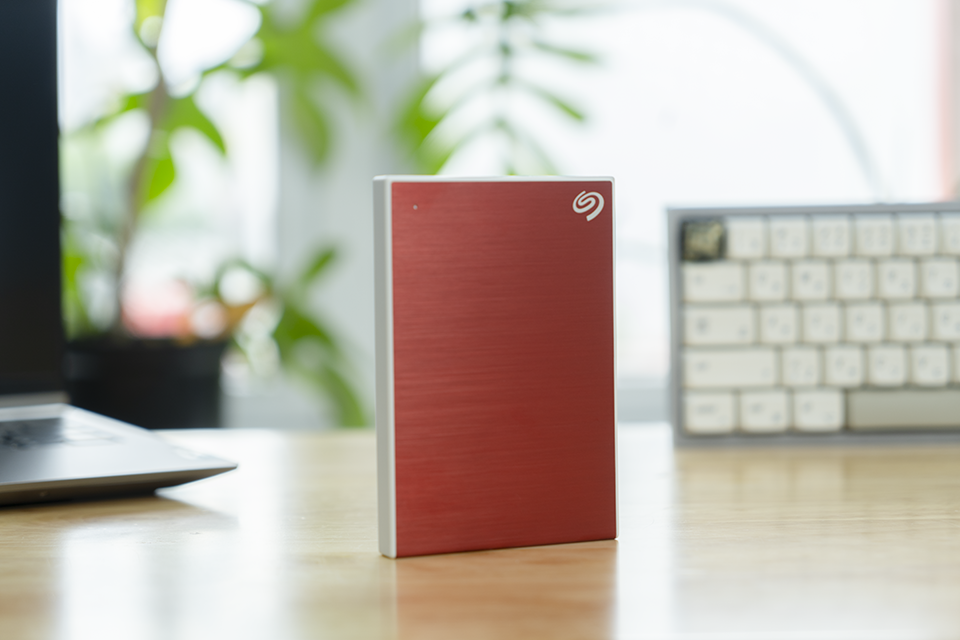 FPT Shop giam den 50%, mua 1 tang 1 cho nhieu phu kien chinh hang hinh anh