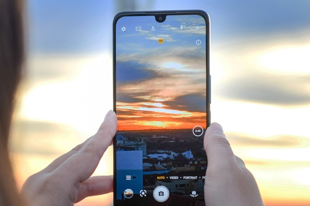 Diem nhan thiet ke va man hinh tren TCL 30+ hinh anh