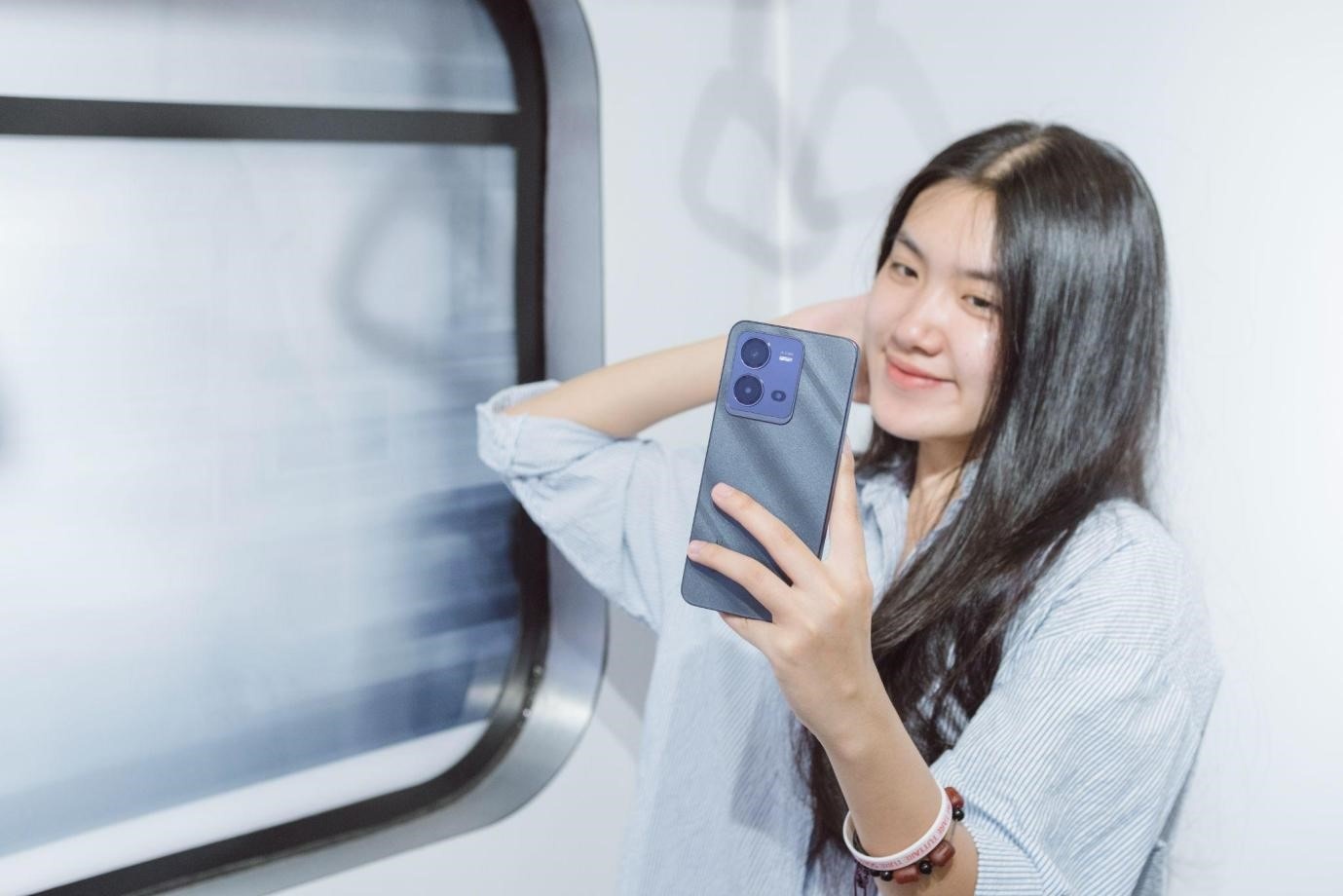 Vivo V25e nang cap camera, so huu hieu nang manh me hinh anh