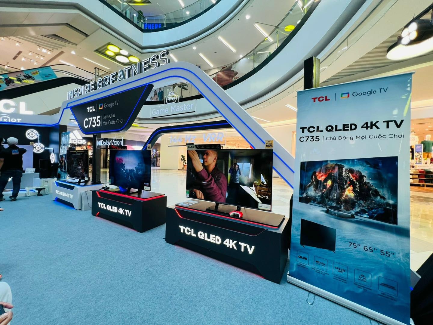 TCL tung uu dai hon 2,3 ty dong tri an khach hang dip sinh nhat 23 nam hinh anh