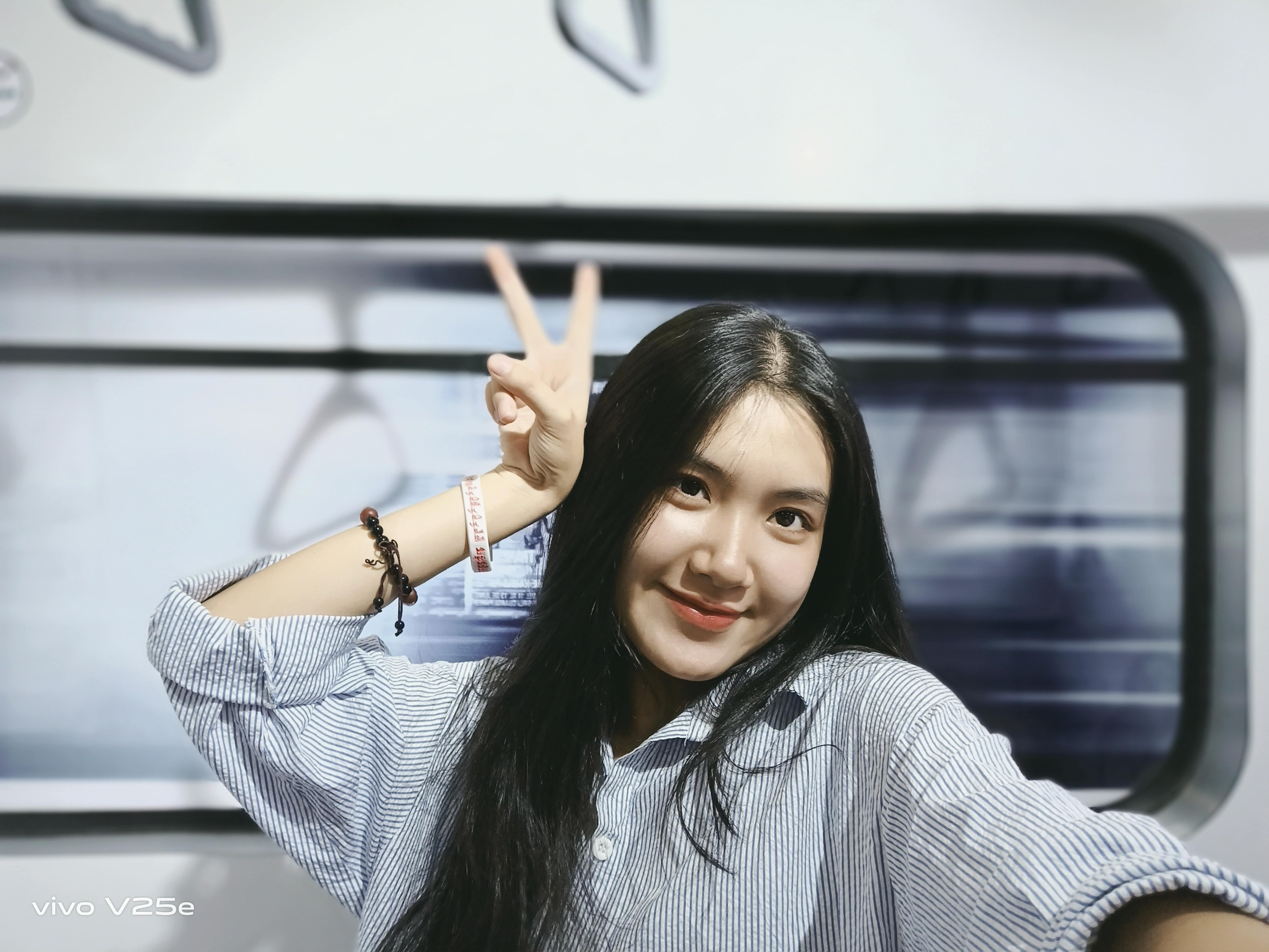 Vivo V25e ảnh 7 Vivo V25e anh 7