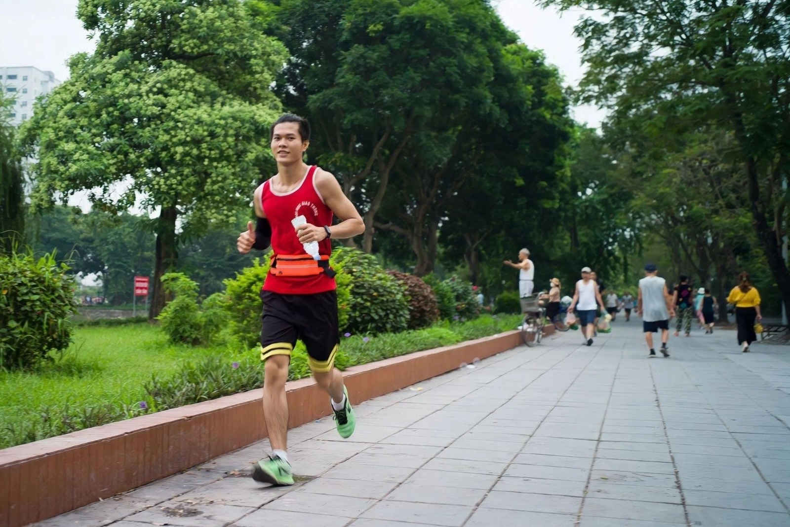 Nguoi tre tu tin dat muc tieu cao tai S-Race Online mien Bac hinh anh