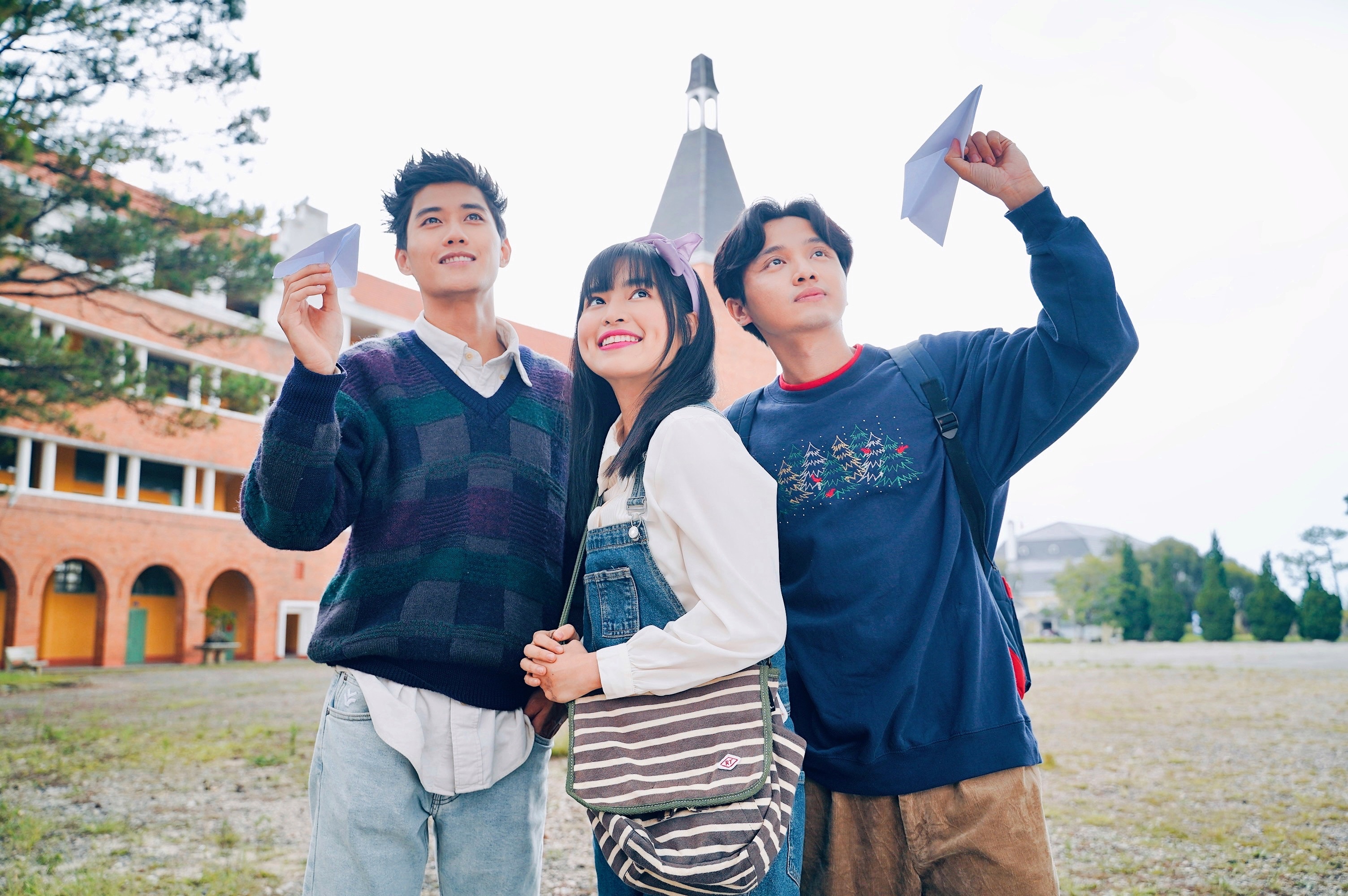 Khanh Van say dam Avin Lu trong bo phim thanh xuan thap nien 90 hinh anh