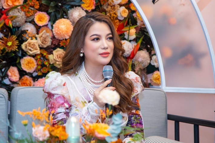 Truong Ngoc Anh truyen cam hung trong talkshow ton vinh phu nu hinh anh