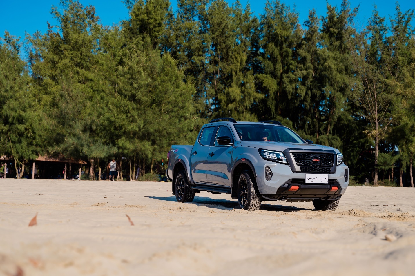 xe ban tai,  Nissan anh 2