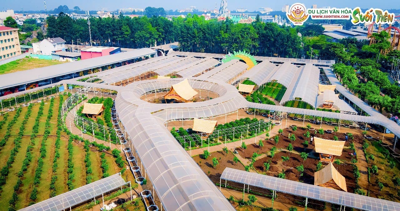 Suoi Tien,  bien Tien Dong anh 3