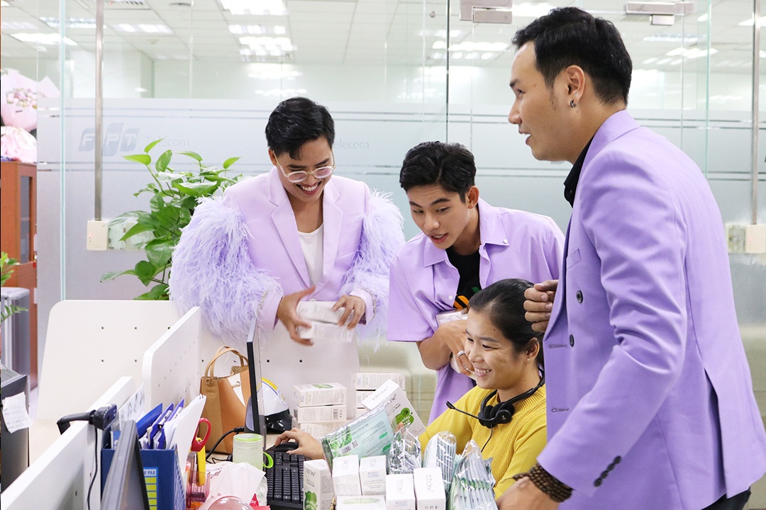 Dan mentor cua Vietnam Livestream Idol tro tai 'chot don' hinh anh