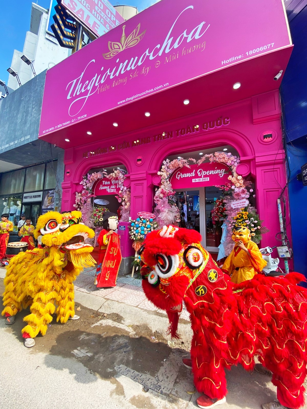 Dia chi mua nuoc hoa anh 1