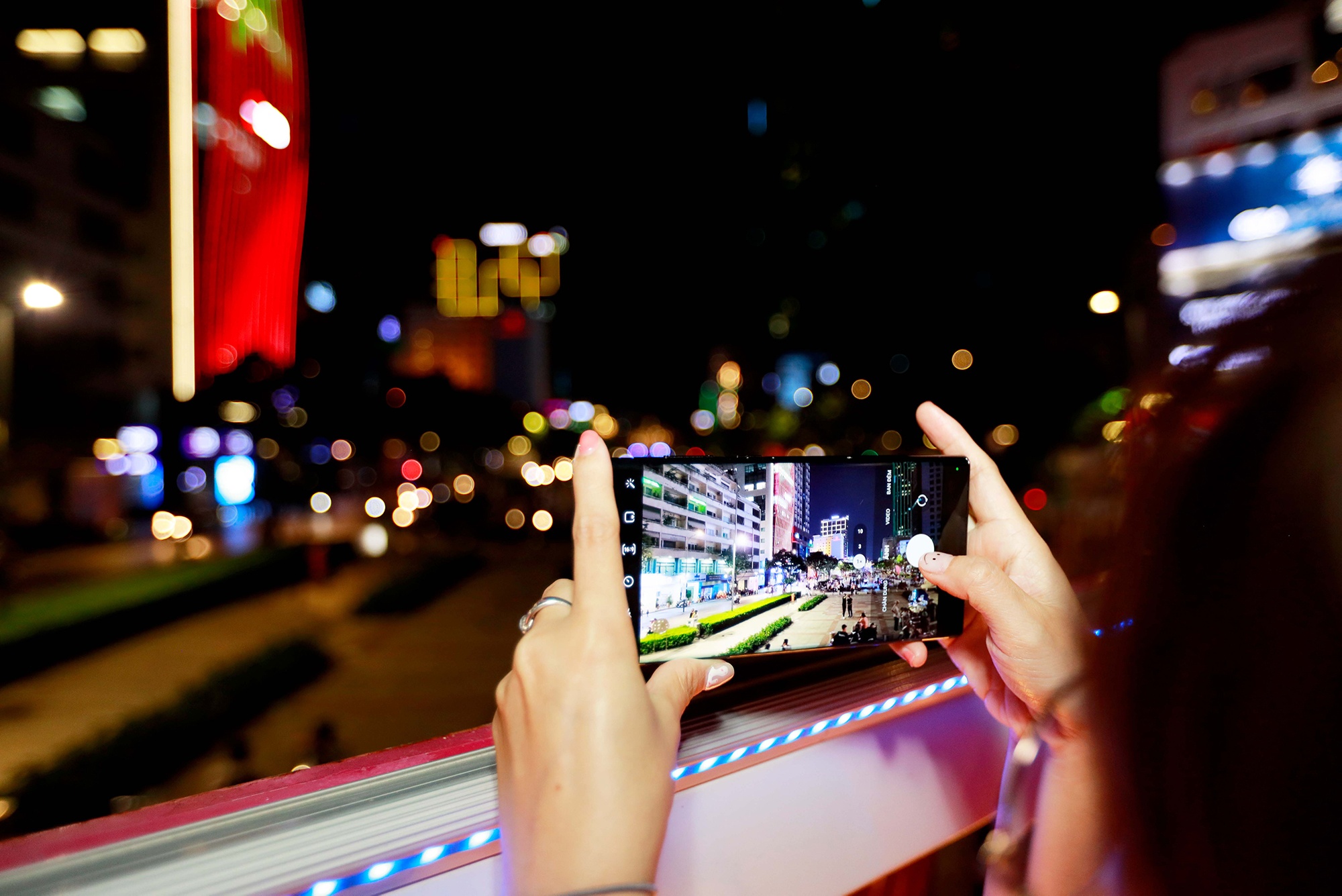 Samsung ảnh 3 Samsung anh 3