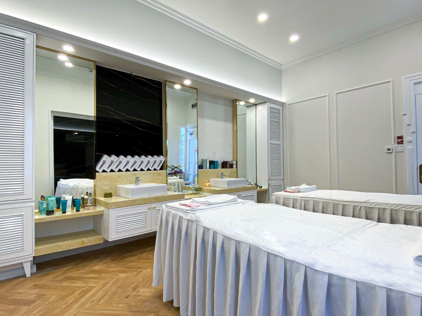 Dia chi mua nuoc hoa anh 2