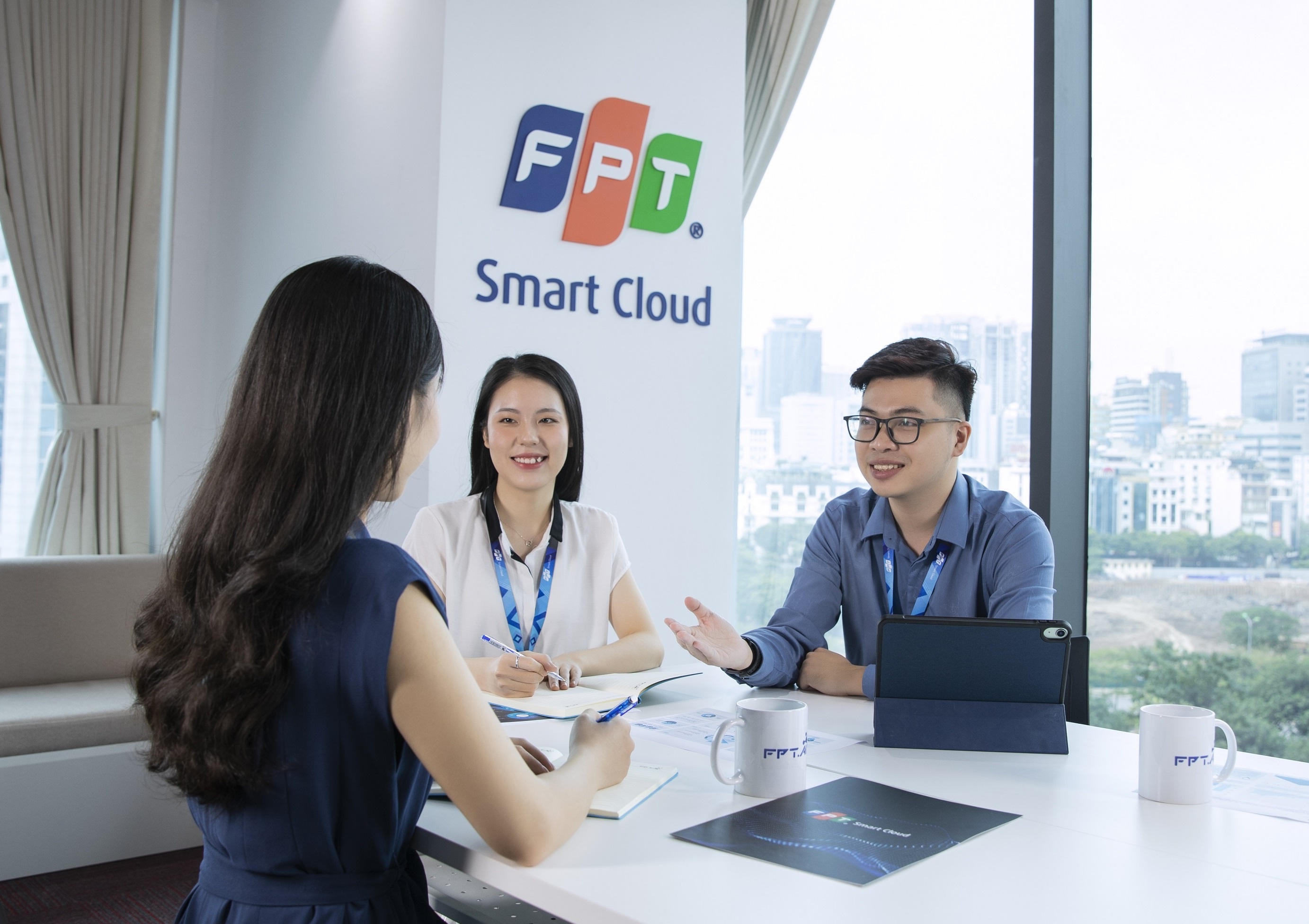 Nhung cong nghe nam giu tuong lai nganh ngan hang hinh anh