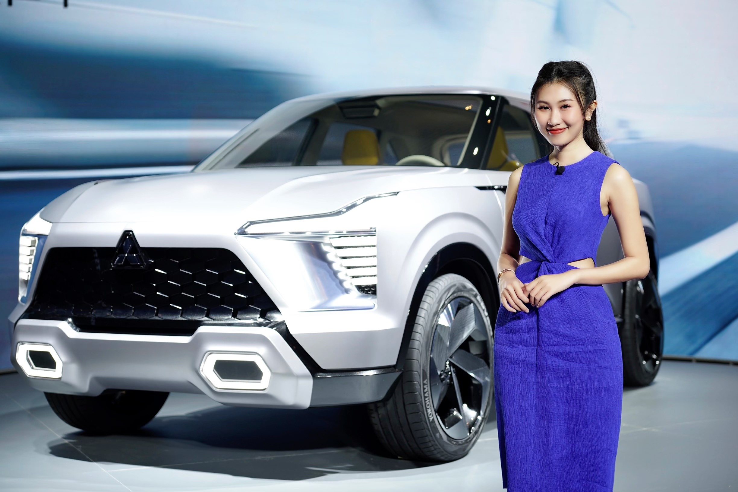 Trai nghiem nhanh xe concept Mitsubishi XFC tai Viet Nam hinh anh