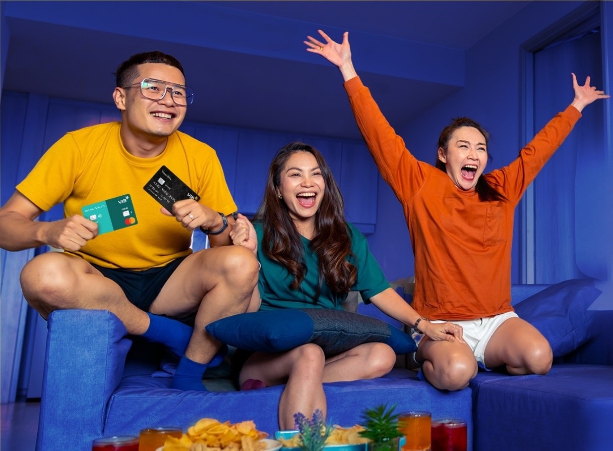 Samsung giam den 60%, tang TV Frame 43 inch cho chu the VIB hinh anh