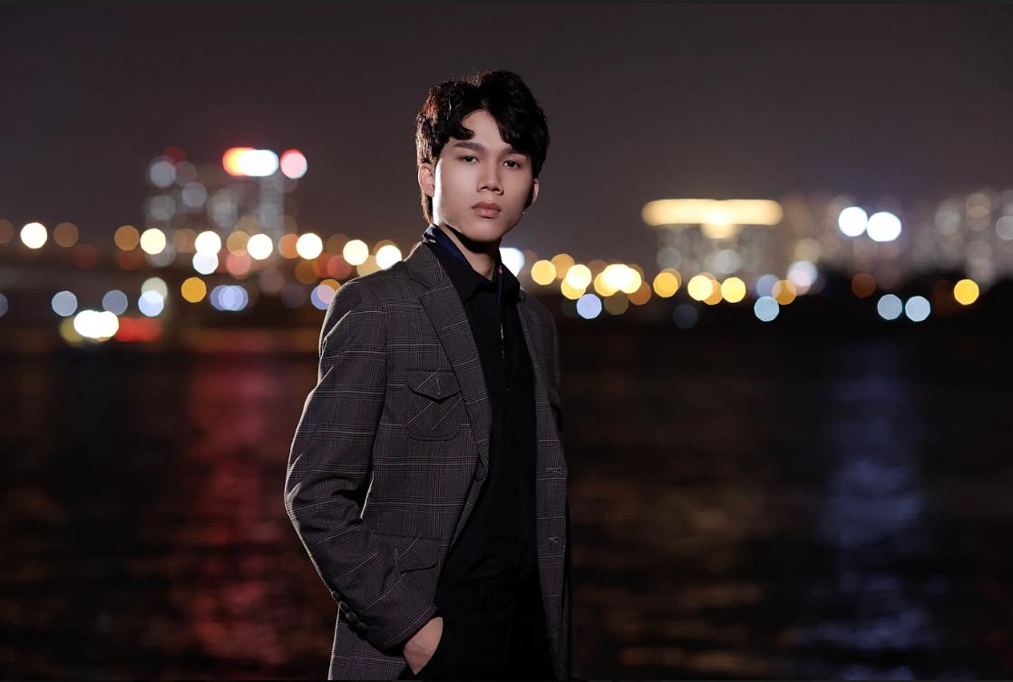 Ca si sinh nam 2000 vuot Karik, dung dau bang xep hang #zingchart hinh anh