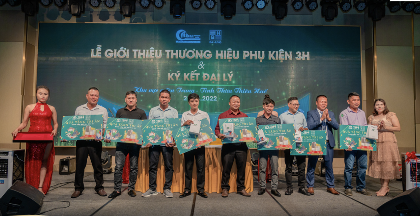 Phu kien cua 3H trong cuoc dua phat trien thi phan tai Viet Nam hinh anh