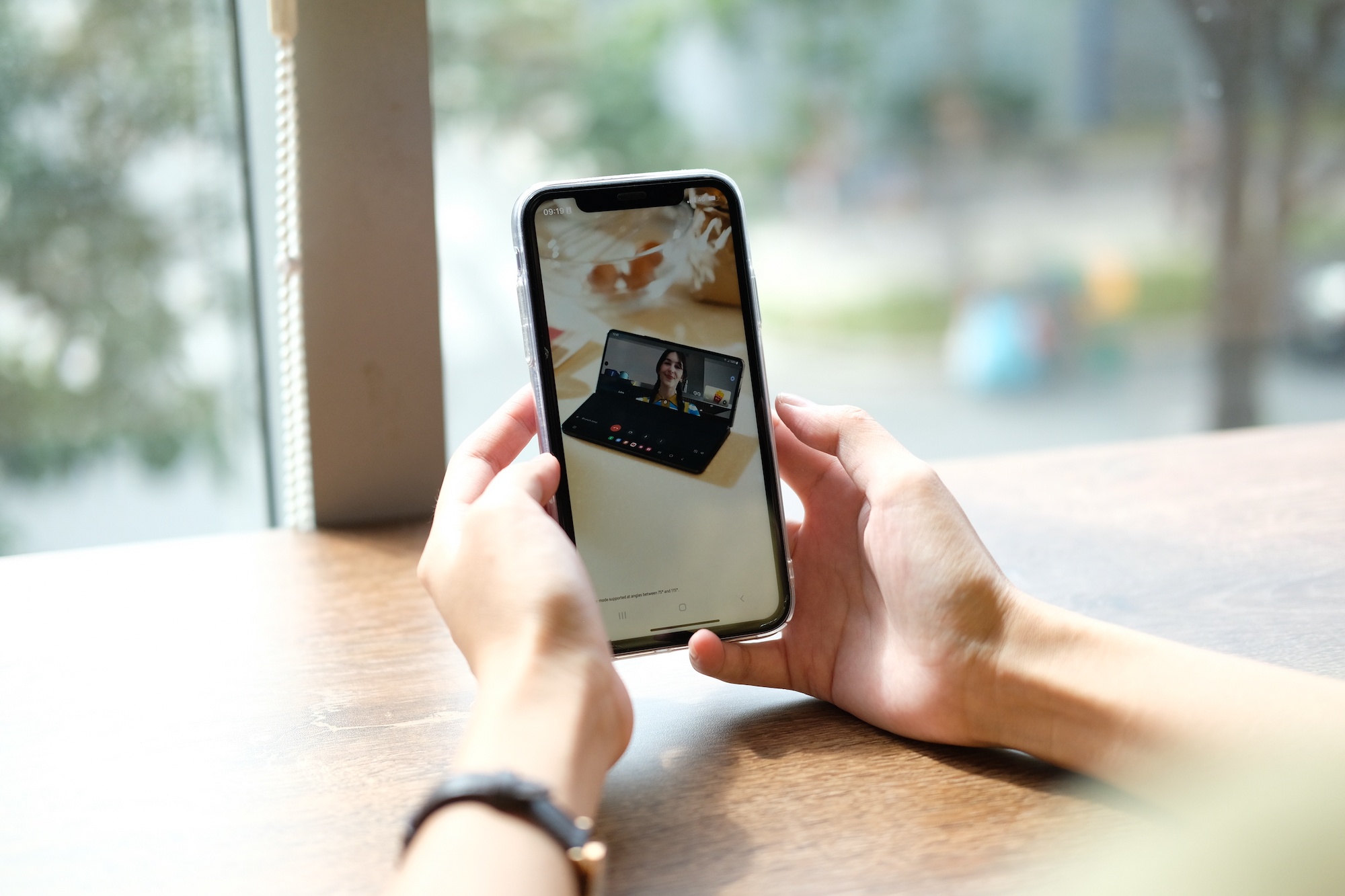 Nguoi dung iPhone noi gi sau lan dau thu giao dien Android? hinh anh