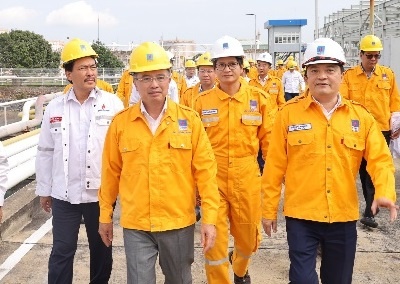 Chu tich Petrovietnam kiem tra du an kho chua 1 trieu tan LNG Thi Vai hinh anh