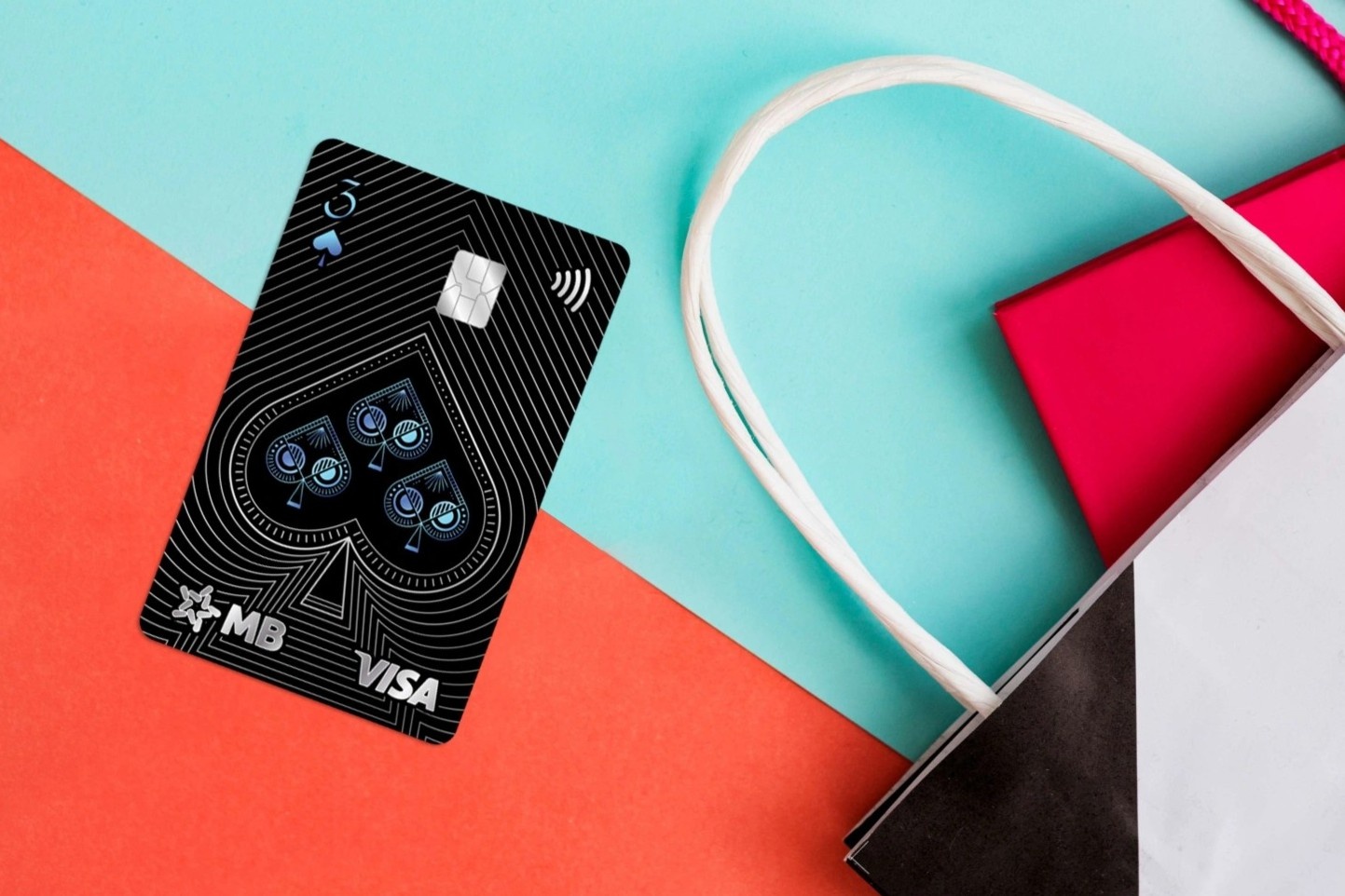 Thiet ke ca tinh, the ngan hang moi ra mat thu hut Gen Z hinh anh