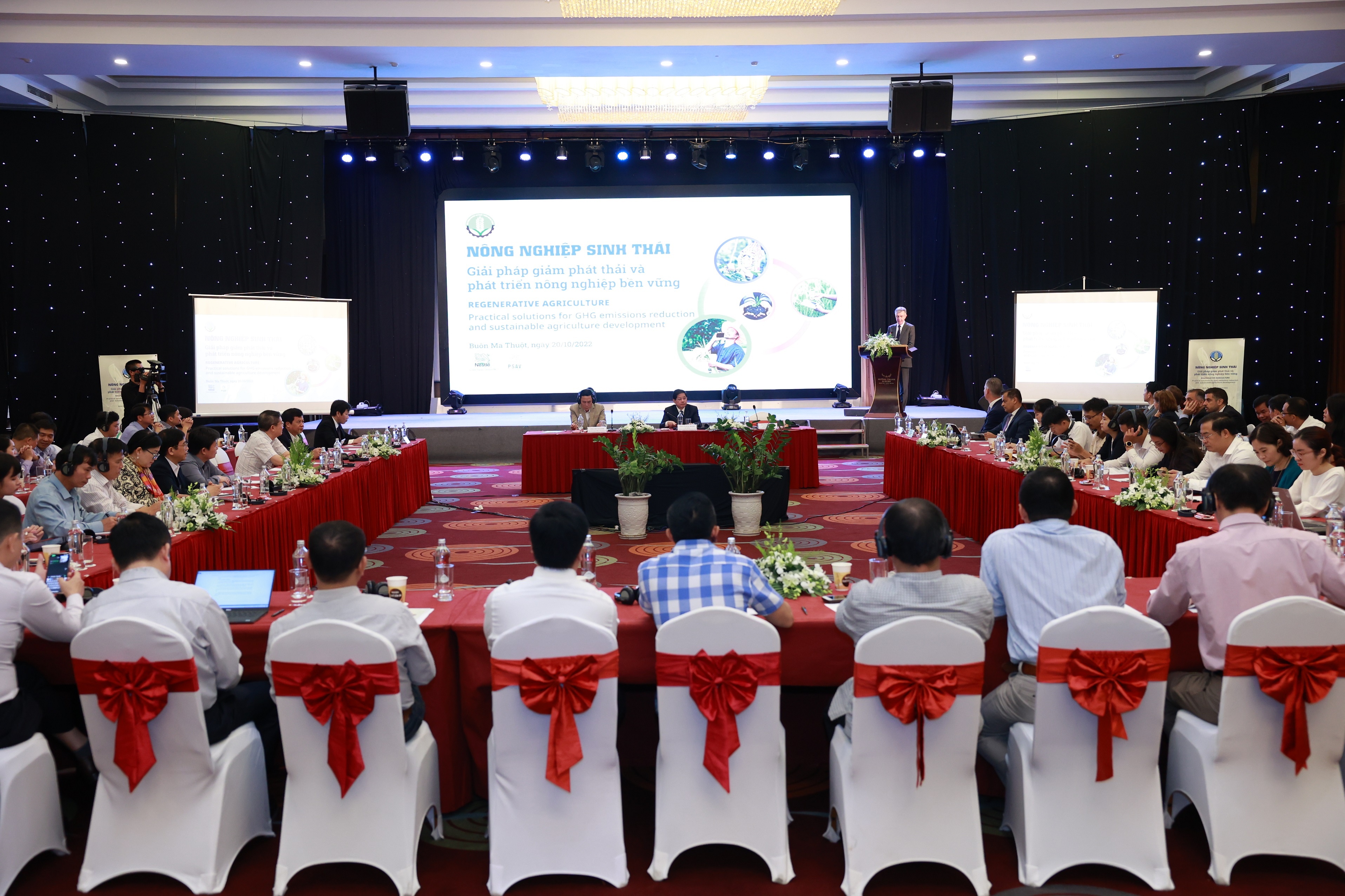 nong nghiep tai sinh anh 1