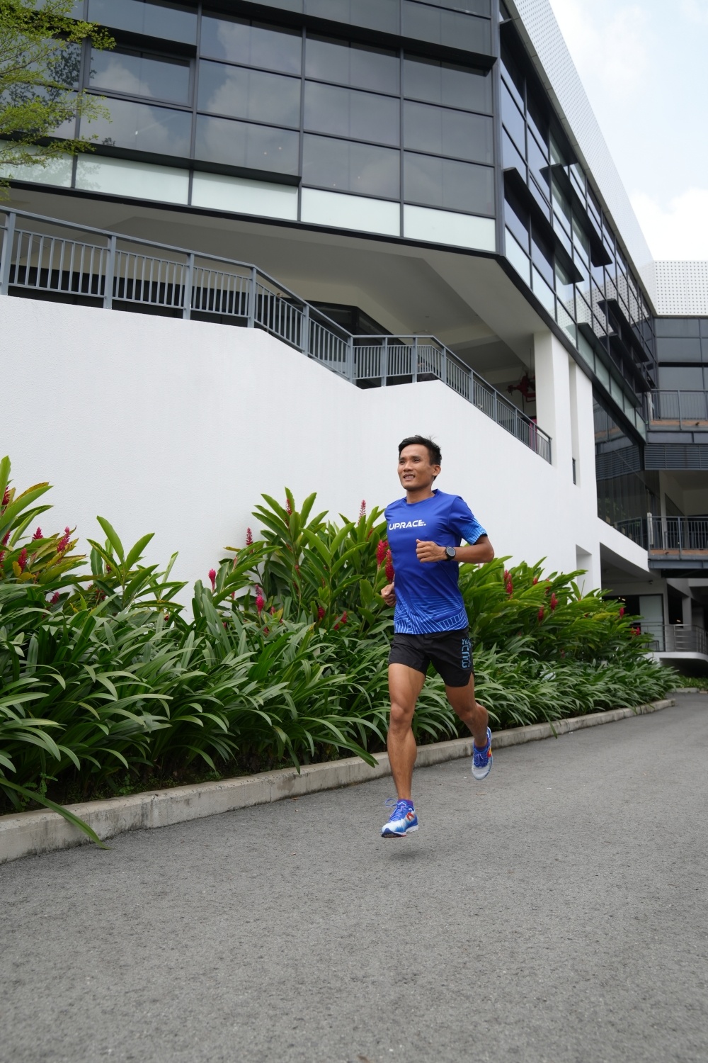 Van Hau,  Hoa hau Thu Thuy, anh 6