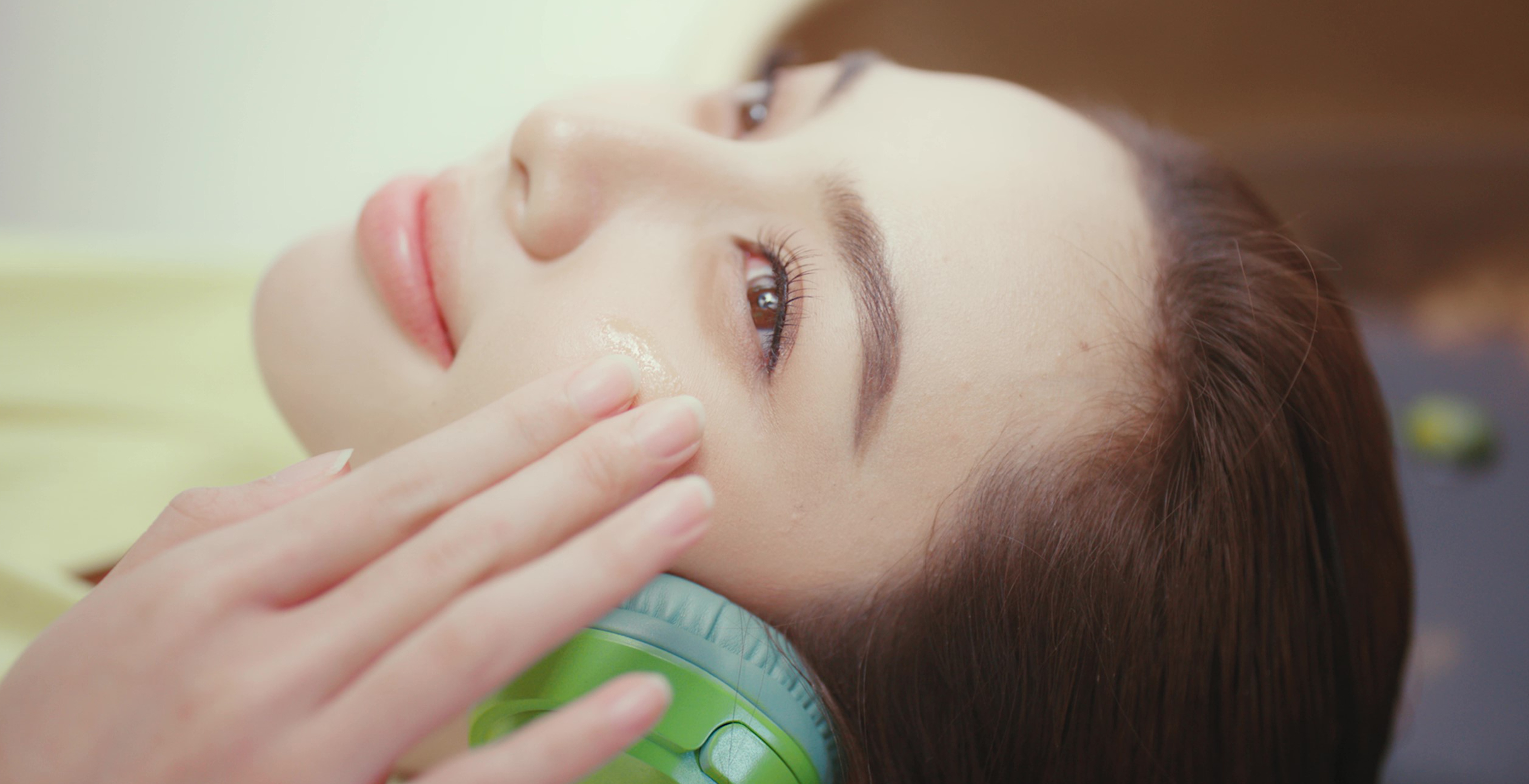 Trúc Nhân ra MV mới ảnh 5 Truc Nhan ra MV moi anh 5