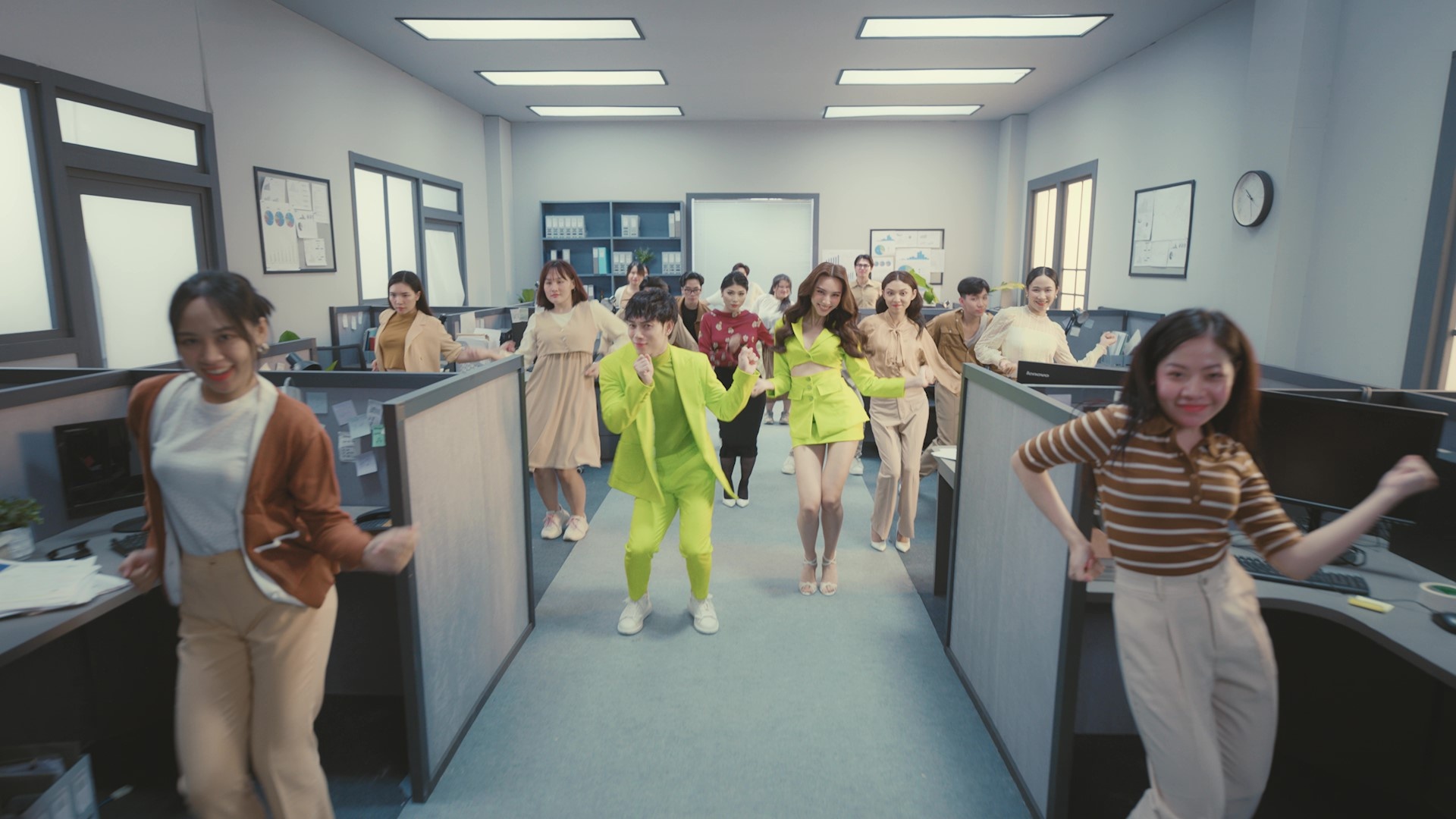 Truc Nhan ra MV moi anh 8