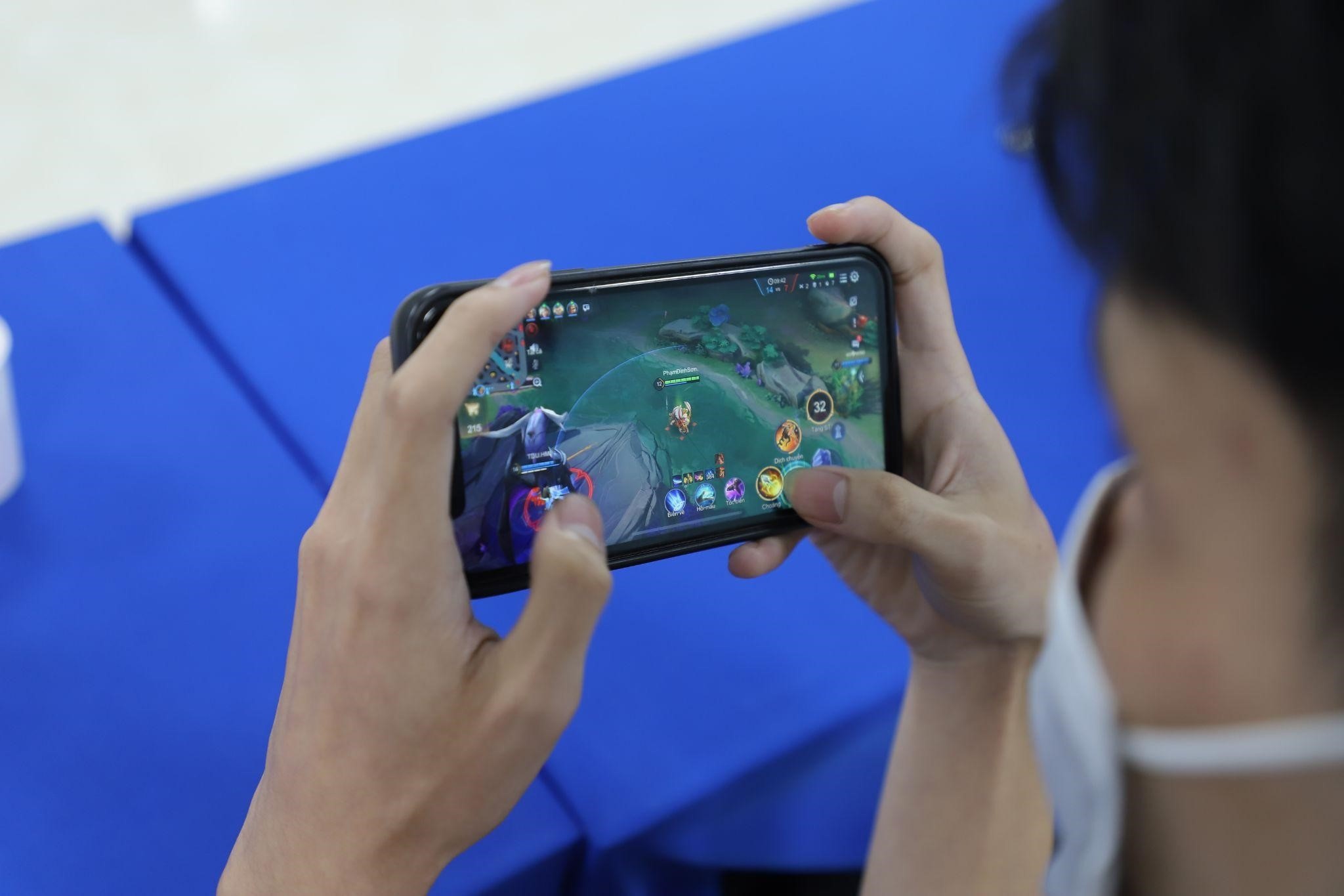 Truong DH Thanh Do to chuc giai dau the thao dien tu hinh anh