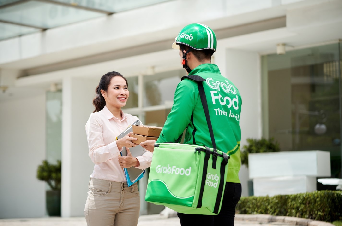 Grab Viet Nam va nhung dau an noi bat trong 8 nam qua hinh anh